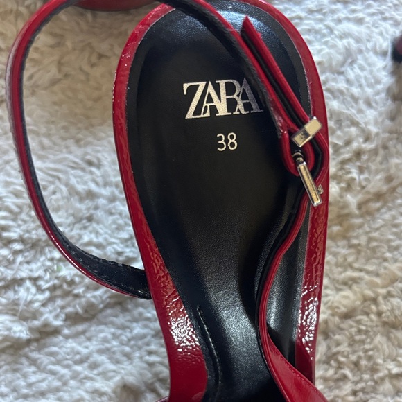 Zara Red Heels - Picture 4 of 7
